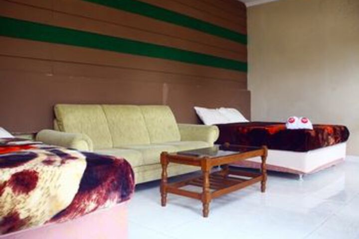 Room 25 of 77