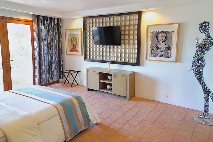 Room 16 of 134