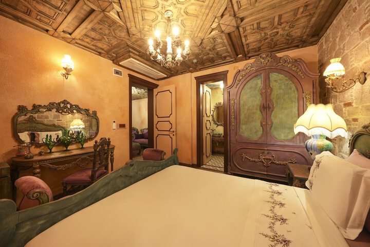 Room 14 of 171