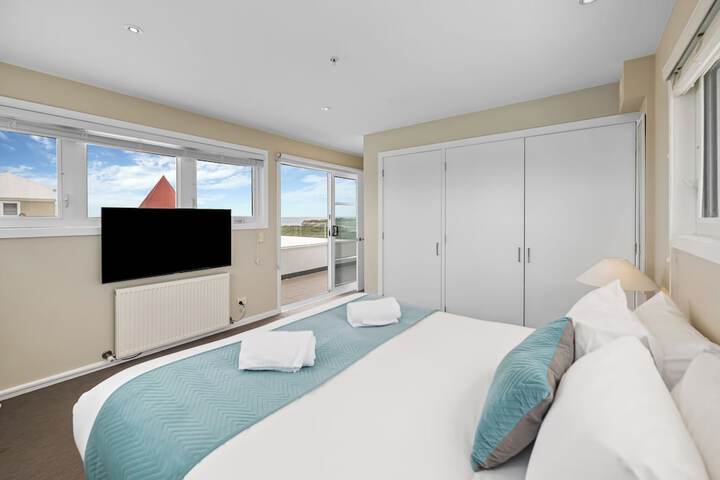 Room 25 of 160
