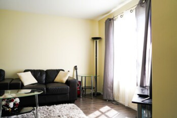 Room 5 of 18