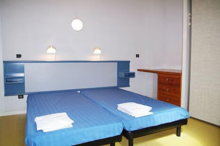 Room 14 of 68