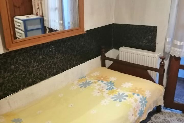 Room 11 of 65