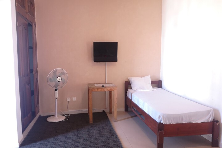 Room 14 of 30