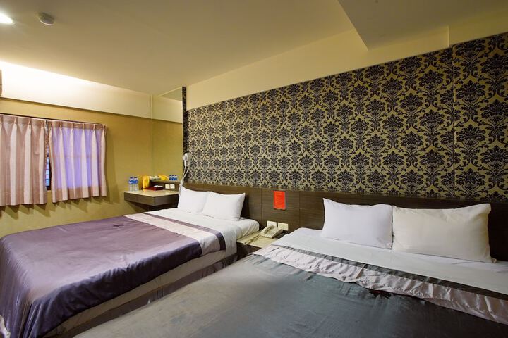 Room 5 of 66