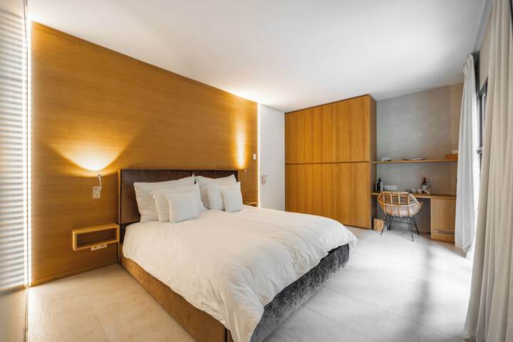 Room 12 of 135