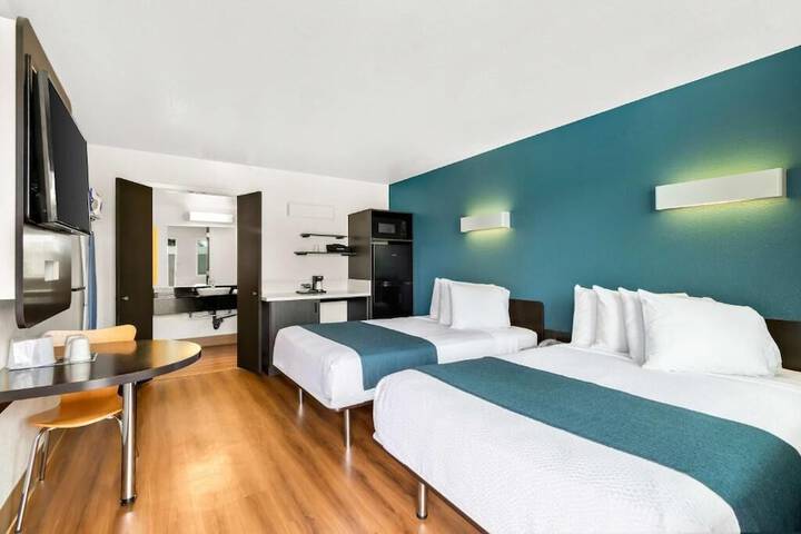 Room 3 of 6
