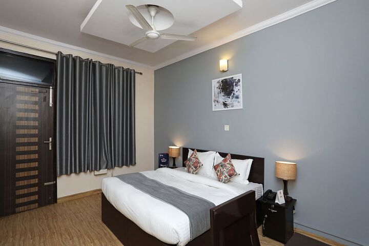 Room 12 of 22