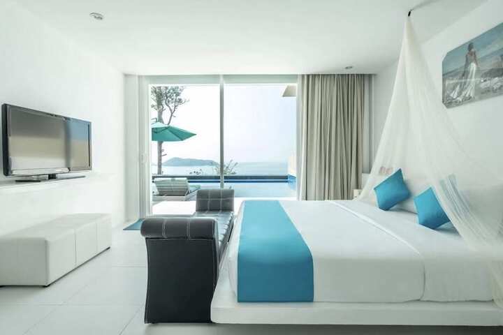 Room 28 of 96