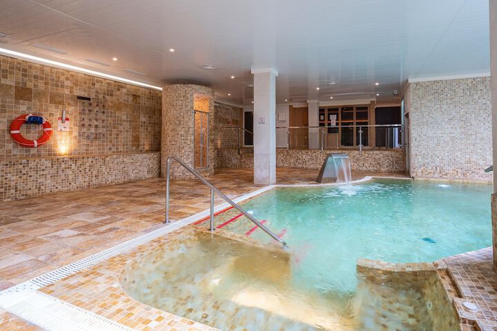Pools & Facilities