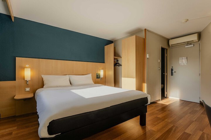 Room 12 of 31