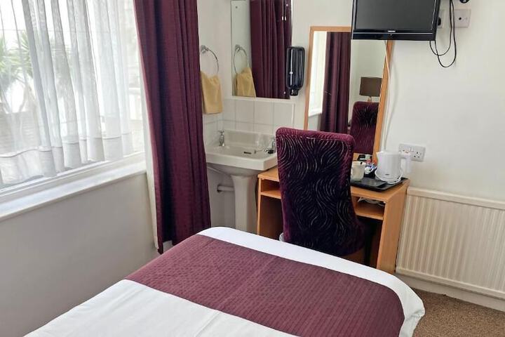 Room 17 of 20