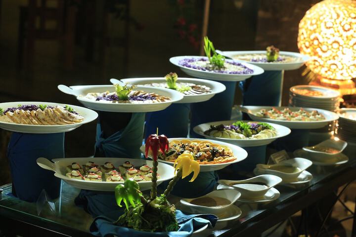 Dining 32 of 38