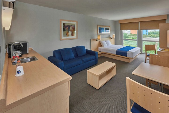 Room 29 of 49