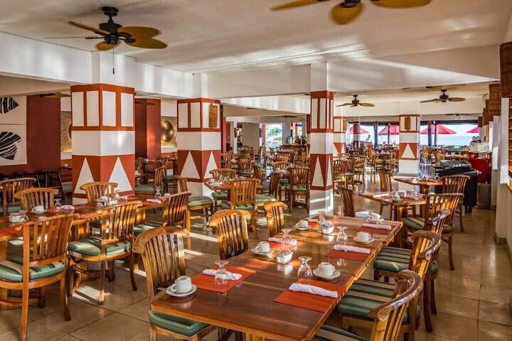 Dining 63 of 141