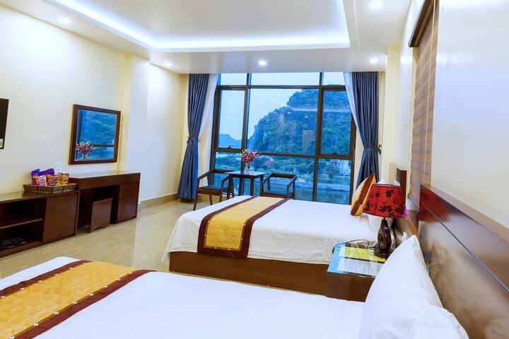 Room 2 of 5