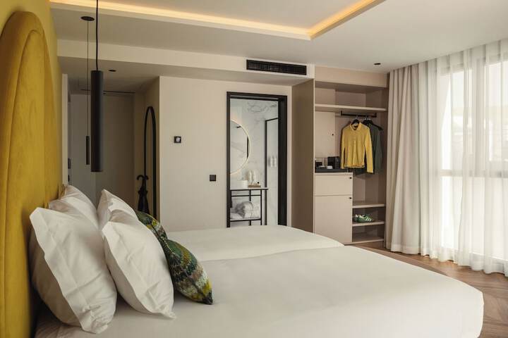 Room 8 of 26