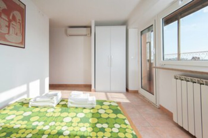 Room 42 of 59