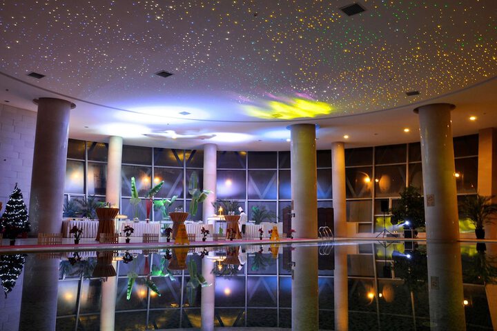 Hotel Pool