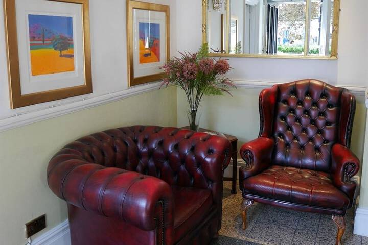 Guest Lobby