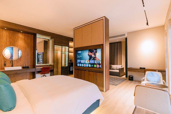 Room 10 of 74