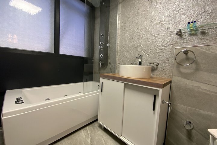 Room 63 of 78