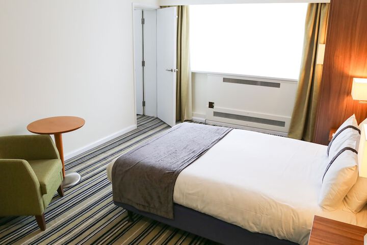 Room 15 of 97