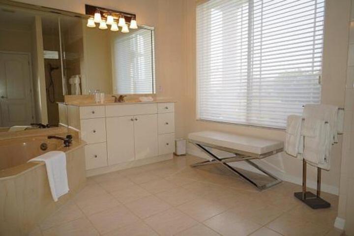 Central 1001 in Cape Coral, FL