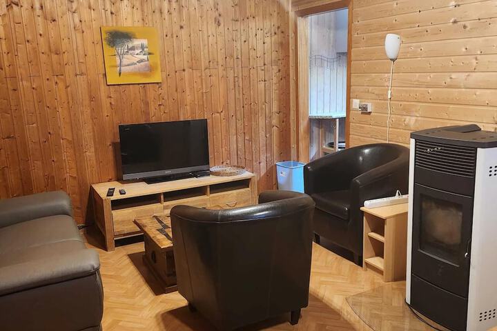 Room 3 of 16