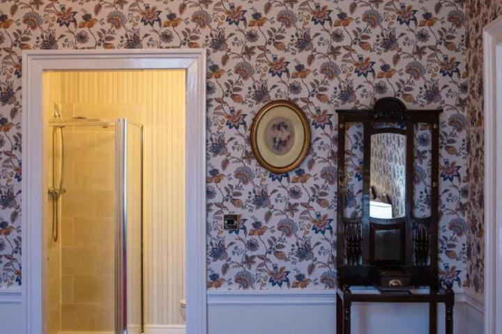 Room 8 of 23