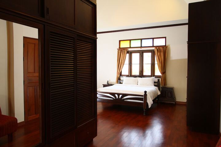 Room 7 of 61