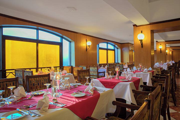 Dining 56 of 93