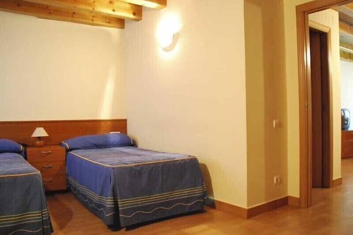 Room 17 of 34