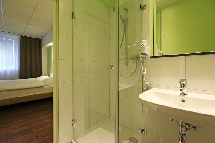 Room 7 of 15