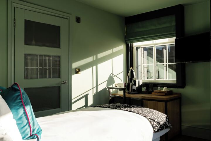 Room 12 of 69