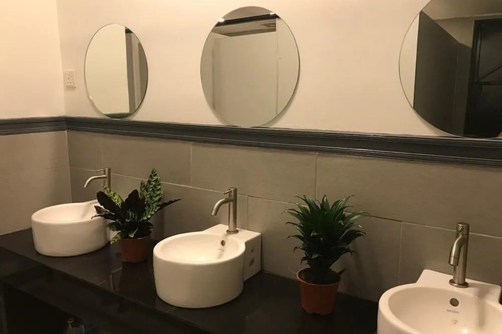 Room 7 of 15
