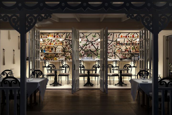 Dining 82 of 99
