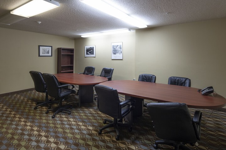 Business Center 31 of 33