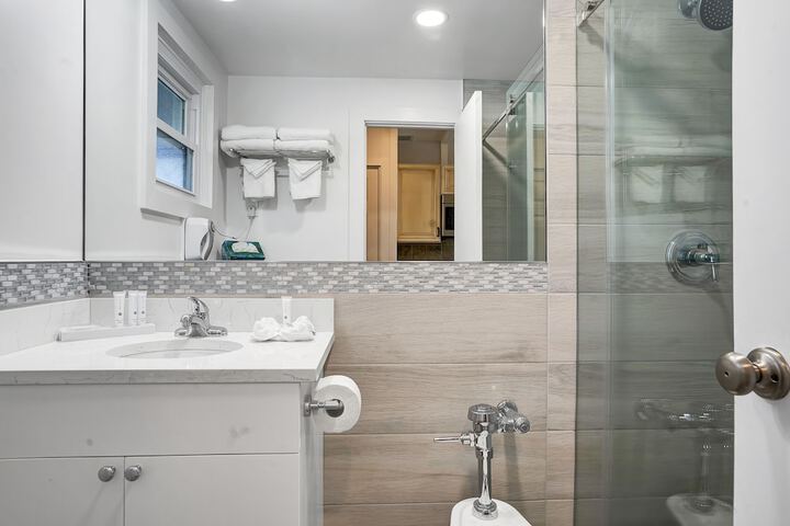 Room 465 of 549