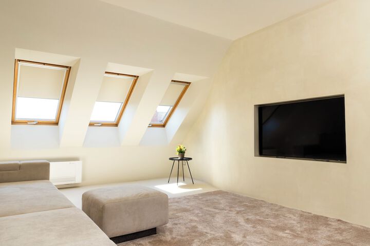 Room 27 of 43