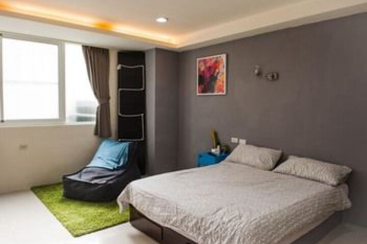 Room 3 of 20