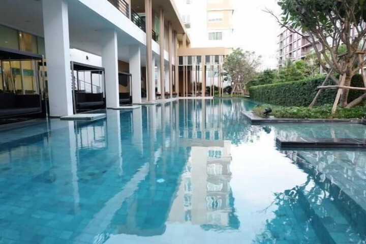 Pool Hotel