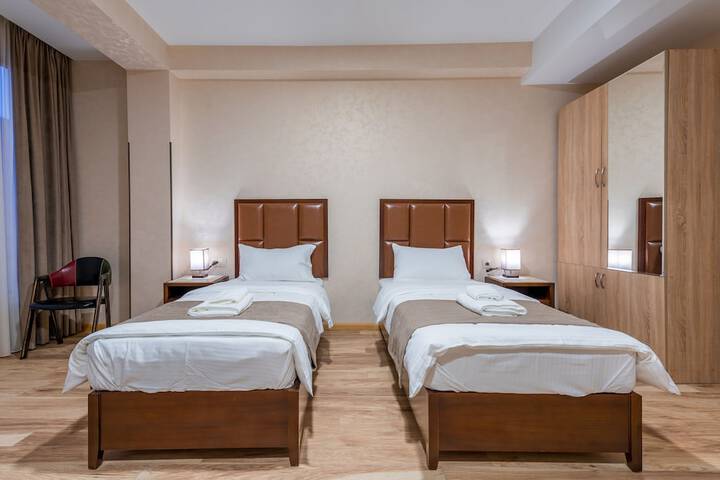 Room 15 of 42