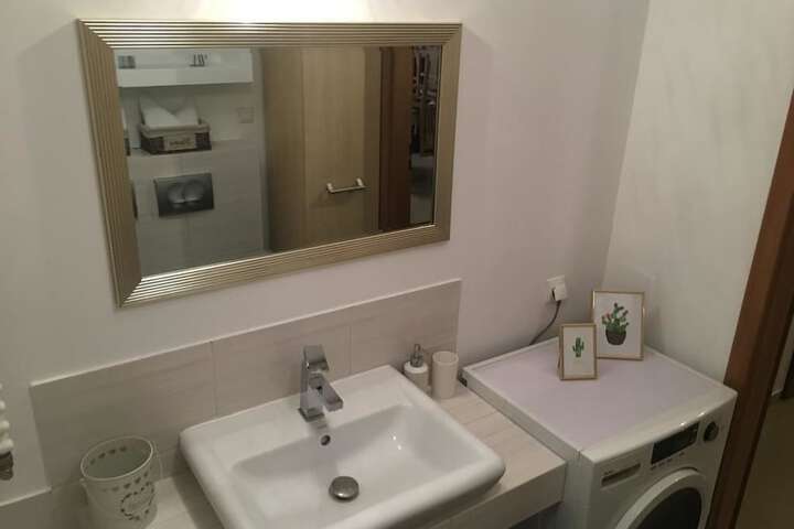 Room 20 of 37