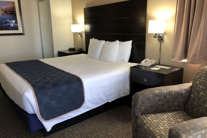 Room 6 of 22