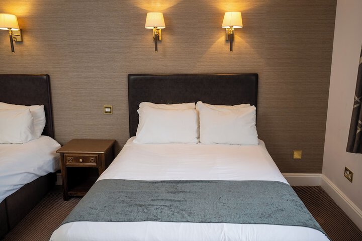 Room 3 of 48