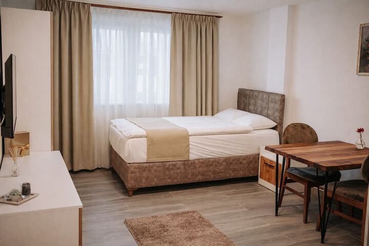 Room 2 of 8