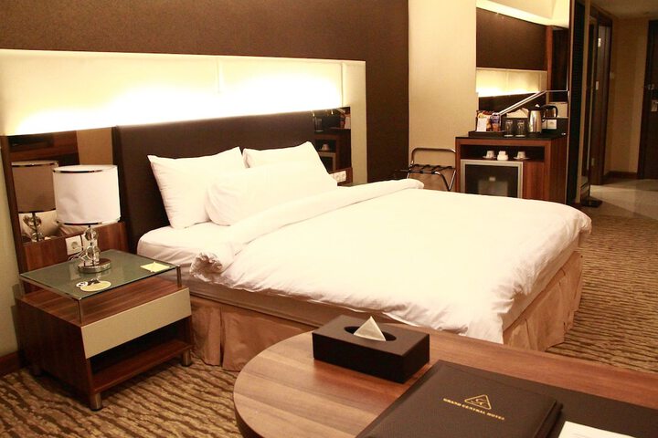 Room 7 of 19
