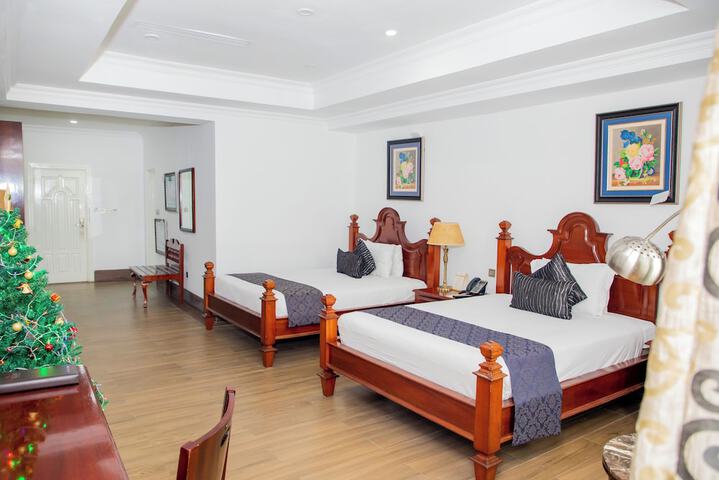 Room 8 of 50