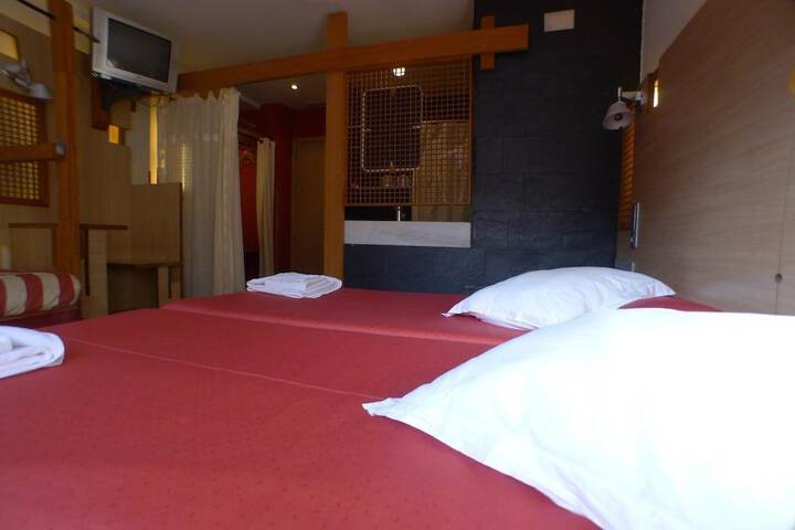 Room 11 of 20